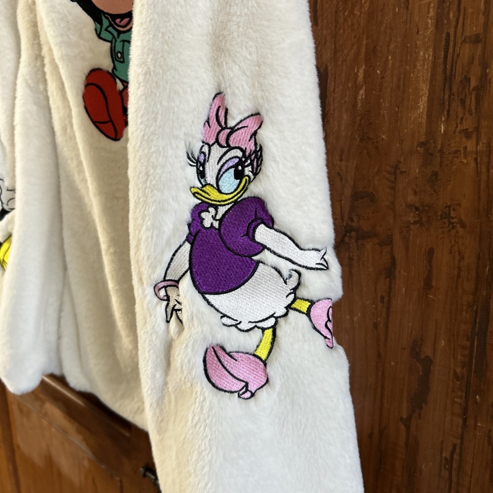 Women's Disney Mickey & Friends Plush Faux Fur Full-Zip Jacket Plus Sz 1X RARE - Picture 3 of 16
